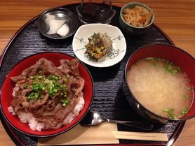 村上牛丼ランチ