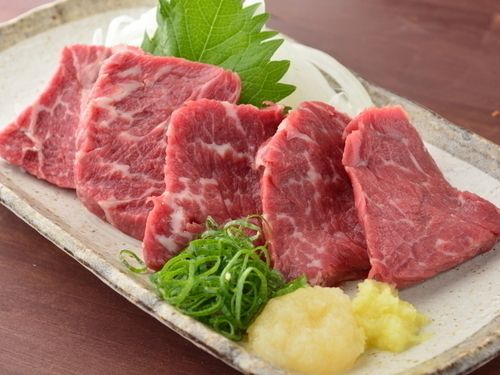 『赤身刺し』（880円）