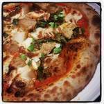 ピッツァも多数あります。(テイクアウトもOK!!)