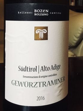 （白）サンタ・マッダレーナ/ケヴュルツトラミネール