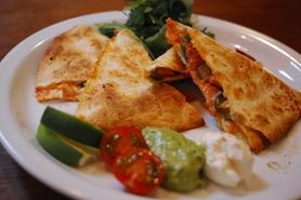 ハラペーニョとチョリソーのケサティージャ