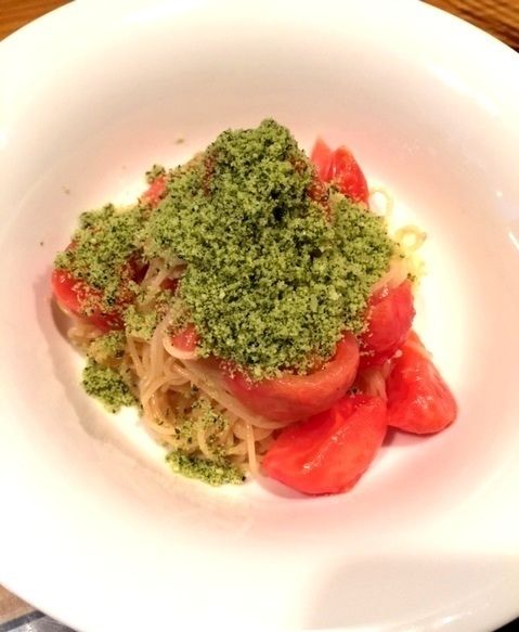 フルーツトマトの冷製パスタ　バジリコパウダー