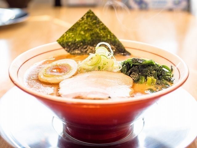 まる伝味噌豚骨らぁめん　（細麺又は太麺）