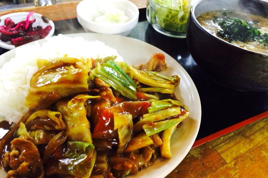 平日日替わりランチ（回鍋肉ライスと半ラーメン）