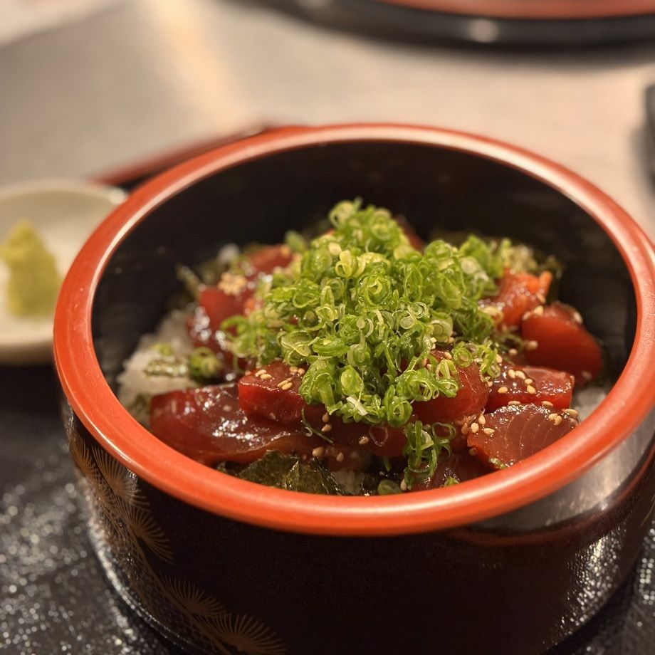 生本マグロ鉄火丼