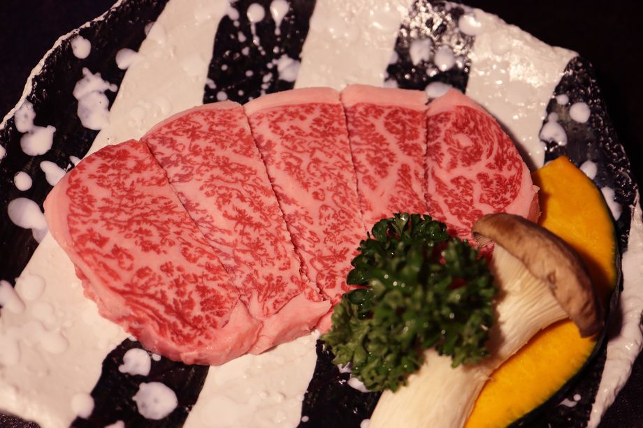 黒毛和牛特上ロース（1450円（税抜））