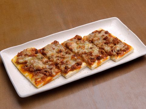 鶏そぼろチーズピザ