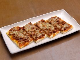 鶏そぼろチーズピザ