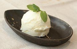 バニラアイス（370円（税抜））