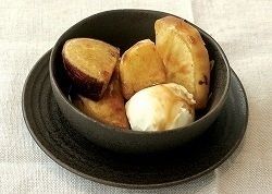 川越紅赤の黒蜜添え（370円（税抜））