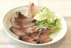 八戸より 鯖の冷燻製（460円（税抜））