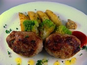 自家製ごつごつサルシッチャ