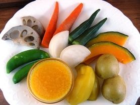 蒸し野菜の味噌アリオリソース