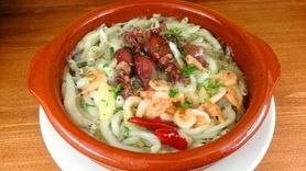 ＜旬＞　釜揚げ尽くし（しらす、桜海老、ホタルイカ）のアヒージョ