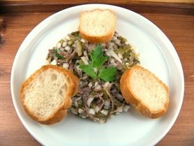 野菜たっぷり　牛タンタルタル