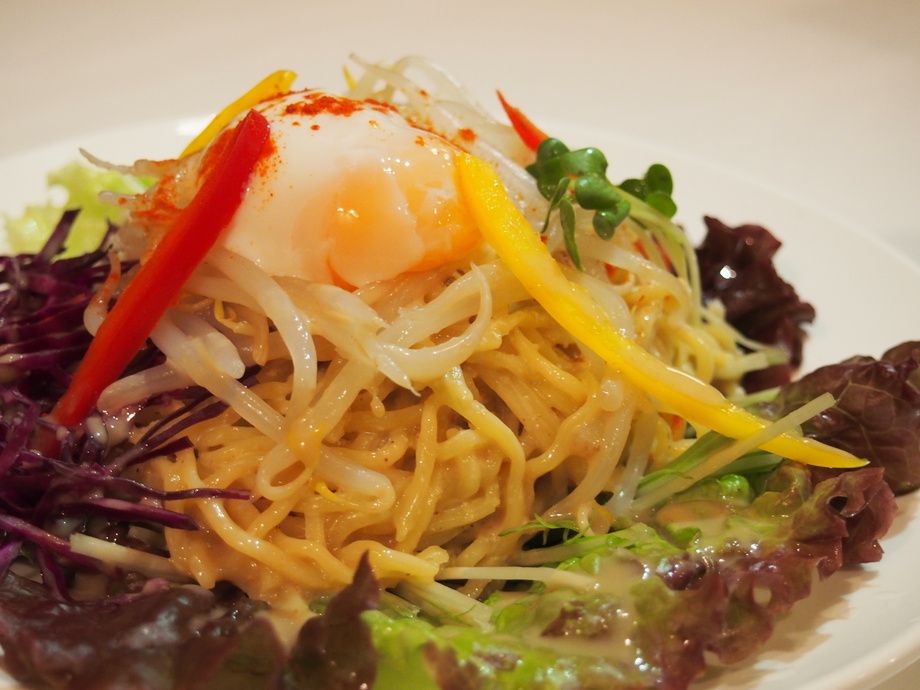 ゴマダレ温玉ラーメンサラダ