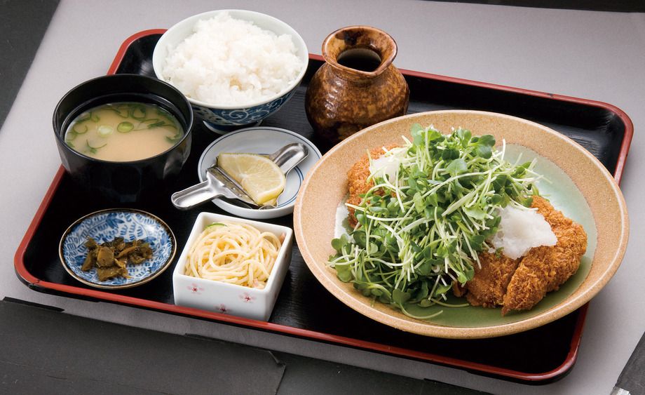 はがくれロースカツ定食