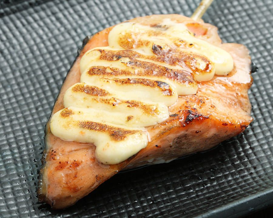 サーモンのタルタル(串焼き)