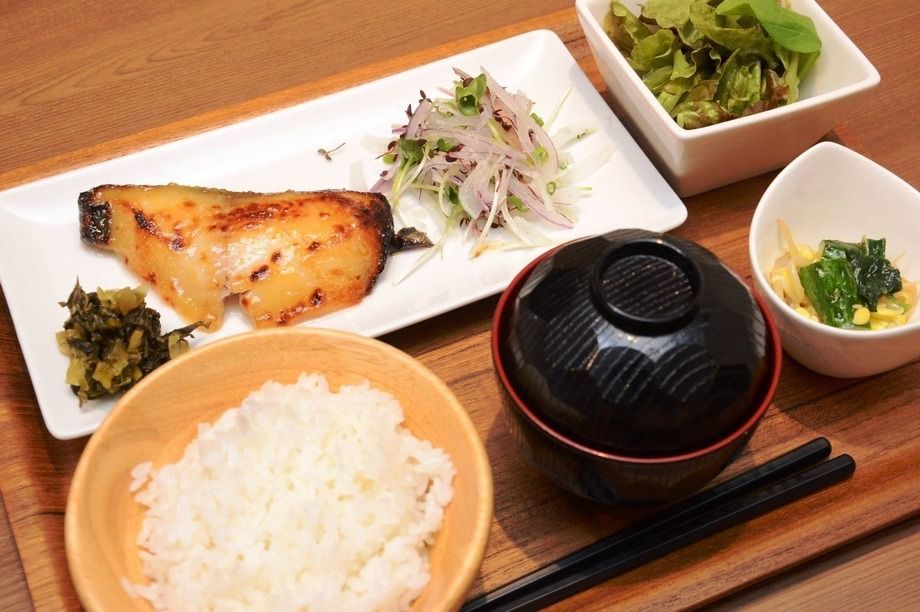 銀ダラ西京焼き定食