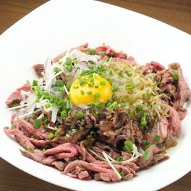 ローストビーフ卵かけ丼