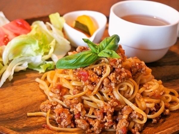 ミートソース生パスタ