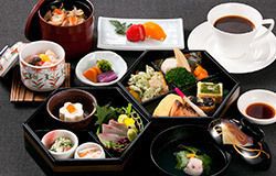 季節の彩り二段重