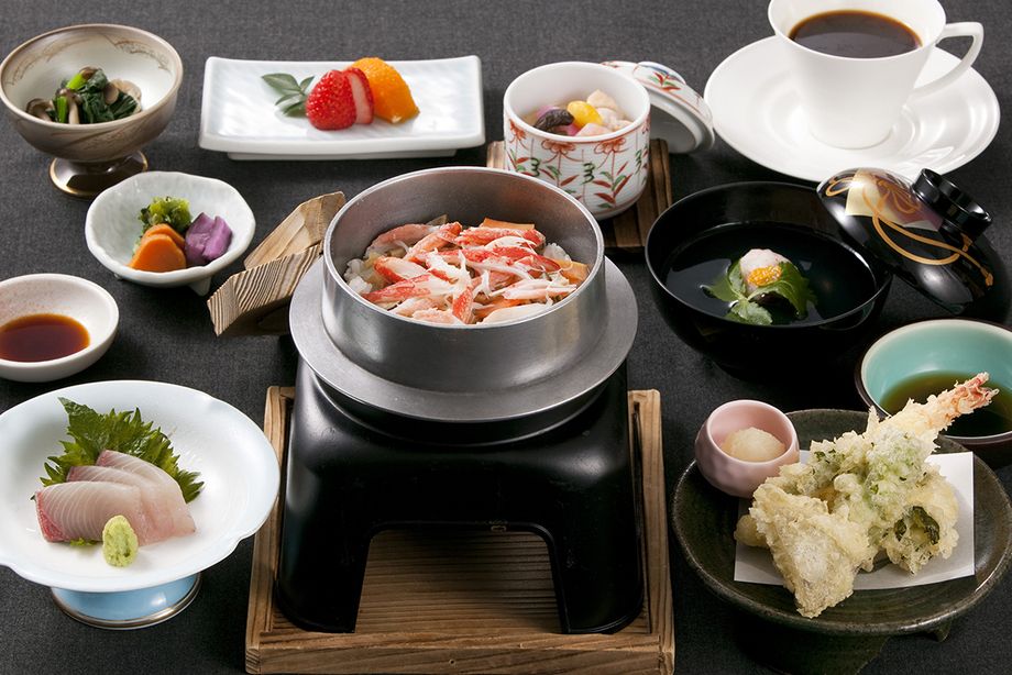 選べる釜飯御膳（海老・蟹・帆立・鶏肉）