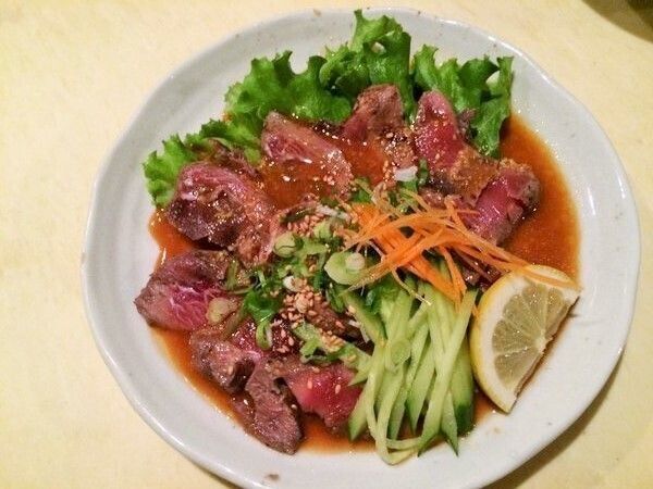 マグロのほほ肉のタタキ（880）