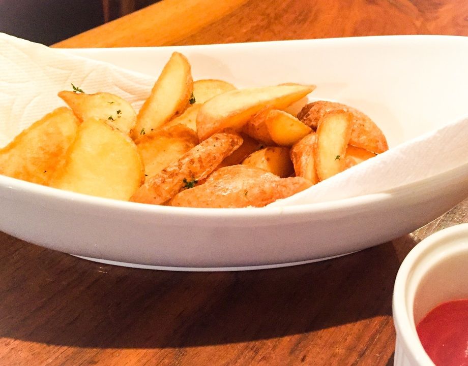 皮付きフライドポテト（¥480）
