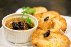 カラメルガラスの自家製レバーパテ