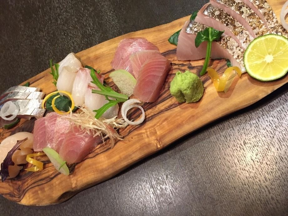 日替わり造り六種盛り（880円～（税抜））