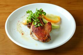 骨付き鴨もも肉のコンフィ