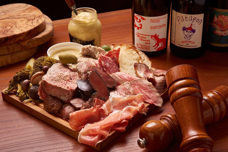 《シャルキュトリーの盛り合わせ》（1,880円 （税抜））