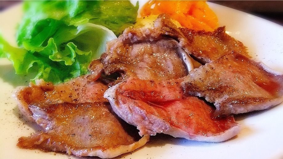 イベリコ豚　タンの塩胡椒焼き（1,000円 （税込））