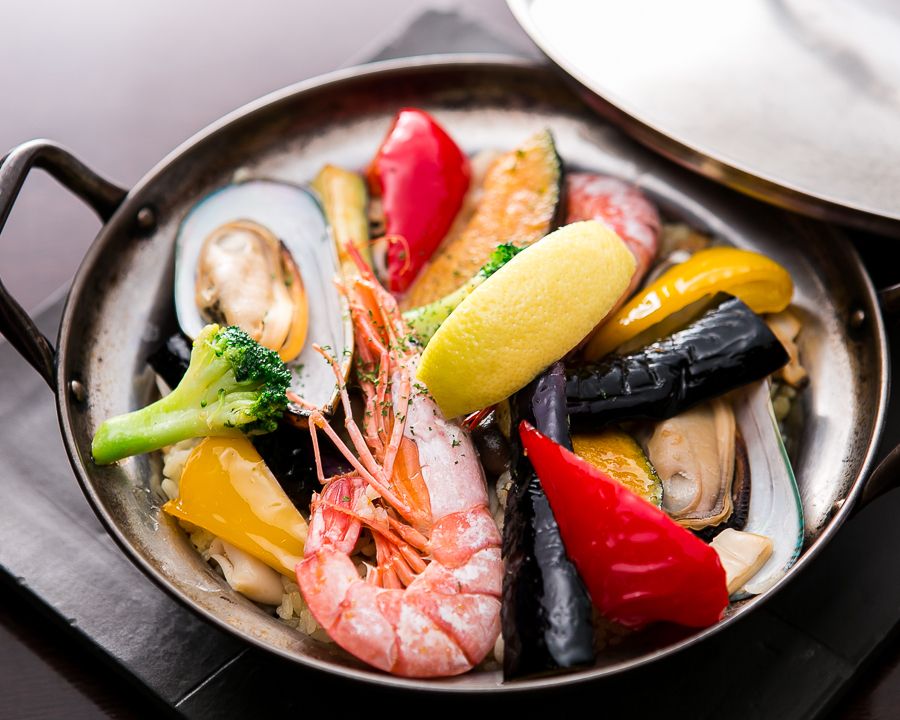 魚介と旬野菜のパエリア