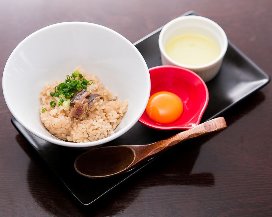 アンチョビ風味の卵かけ御飯