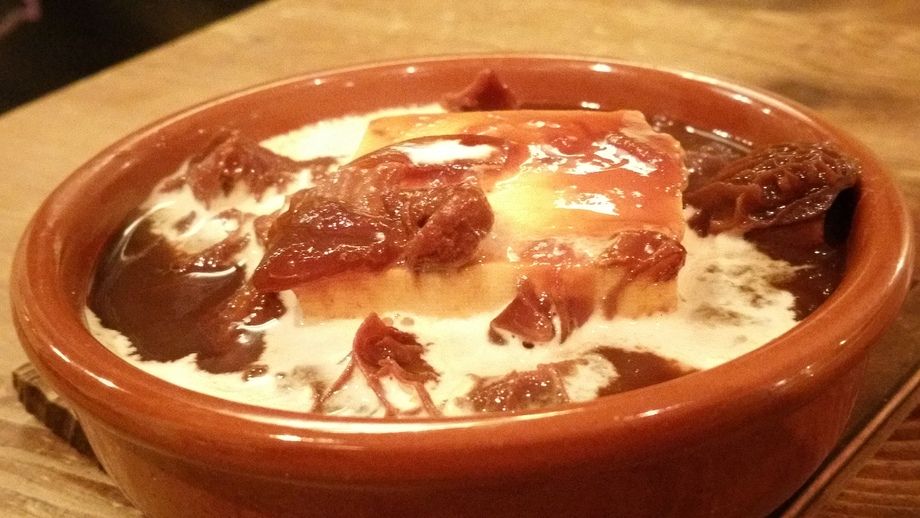 らくしん”定番”モツ煮込み（５００円）