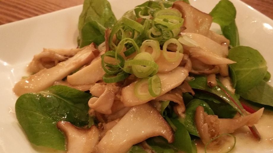 たっぷり木の子のサラダ（４５０円）