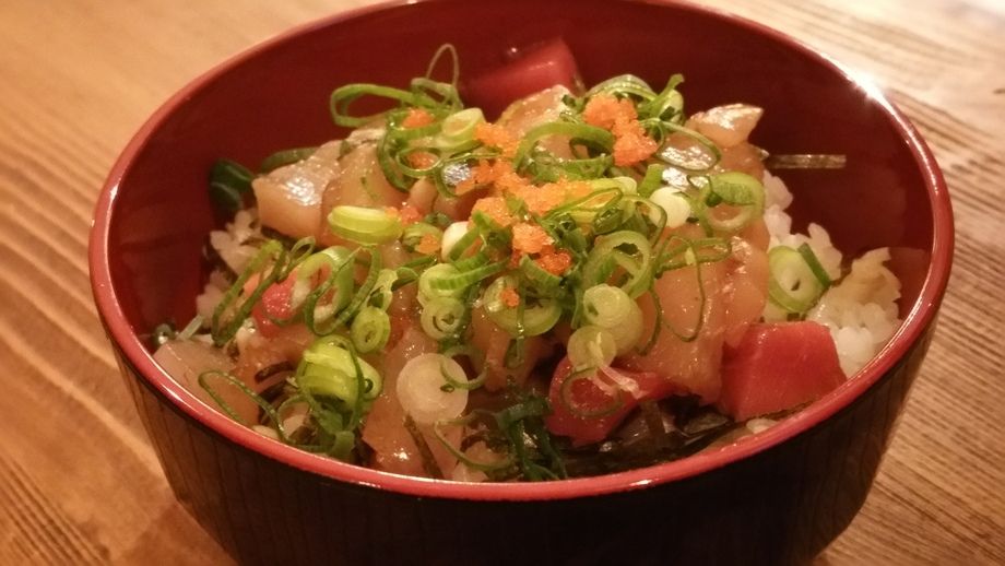 チョコっと海鮮丼（５５０円）