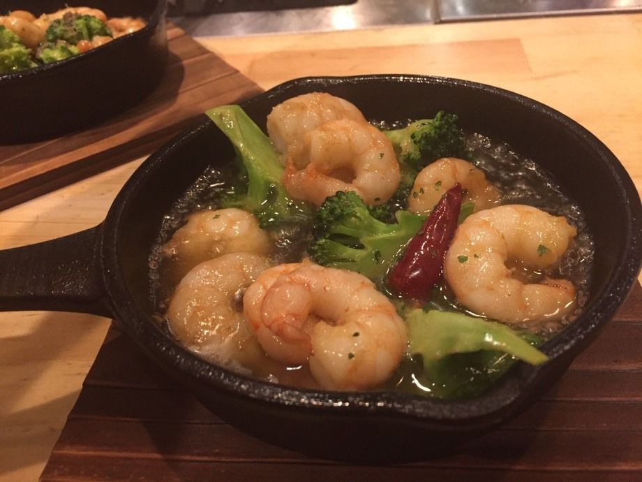 小海老とブロッコリーのアヒージョ