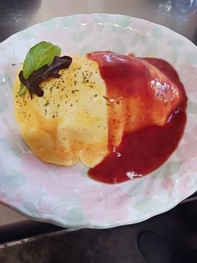 ランチ　Aセット　サラダ、ドリンク付き(ナポリタン・チキンカレー・焼きチーズカレー・オムライス・エビピラフの中から１種類)