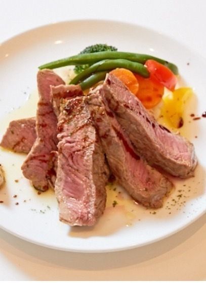 赤身牛ロースステーキ（¥1000）