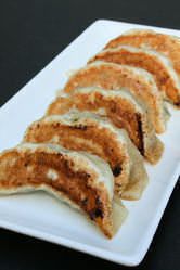 さくさく餃子（3P 200円（税抜）/ 5P 300円（税抜））