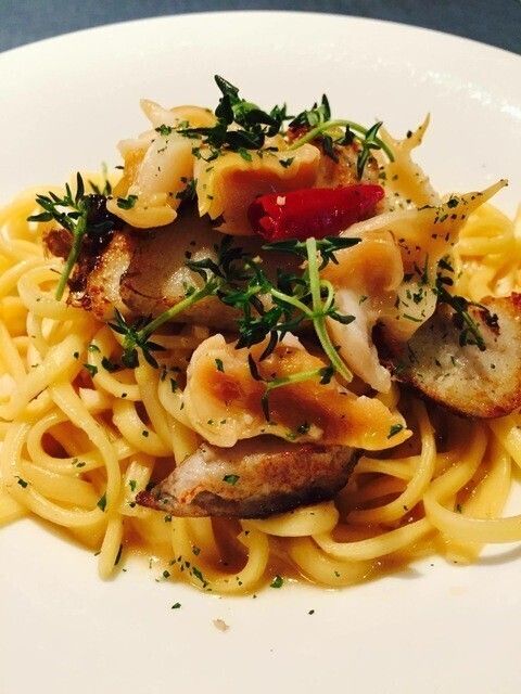 【季節限定！バター醤油】つぶ貝のガーリックソテーと里芋のコンフィ