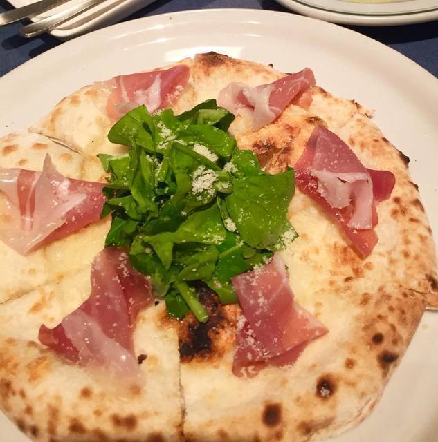 プロシュート（モッツァレラ・生ハム・ルッコラ）