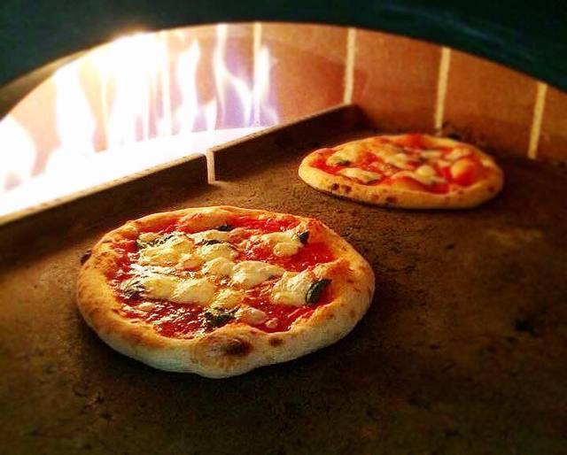 マルゲリータ（トマトソース・モッツァレラ・バジル）