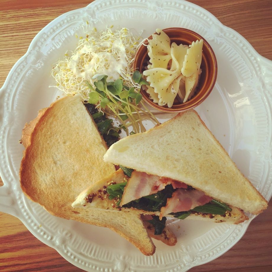 ほうれん草とベーコンのサンドイッチ（750）