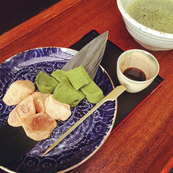 黄粉と抹茶のわらび餅