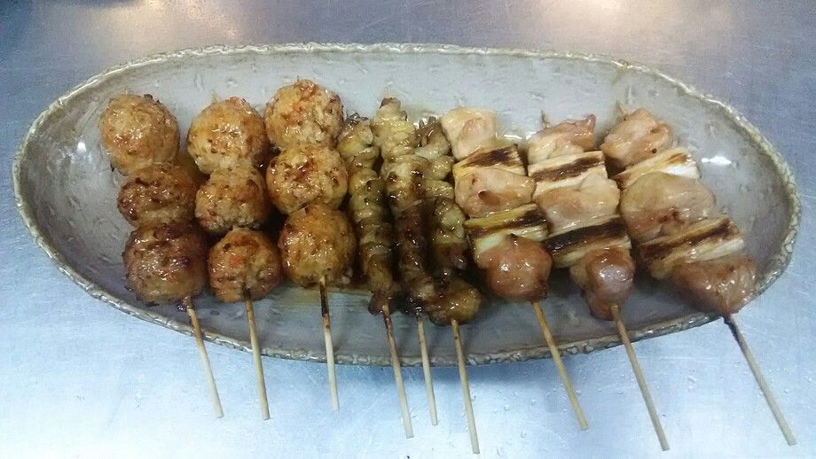 焼鳥盛合せ（750円～各種）