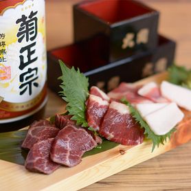 本日の馬刺し三種盛り